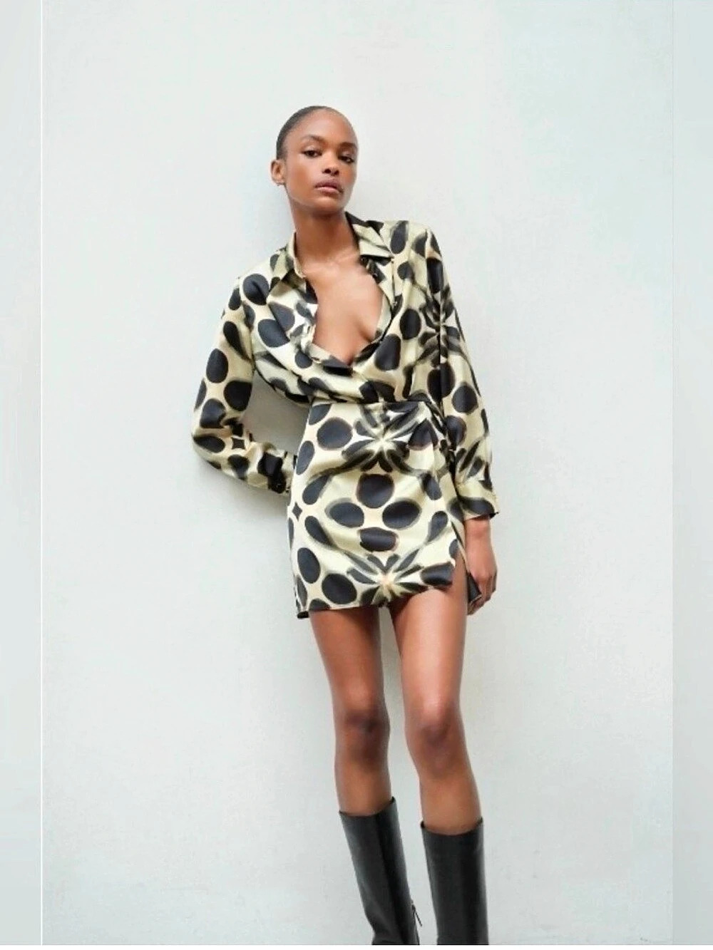 ZARA Floral Mini Dress in Beige & Black Size Medium Like New